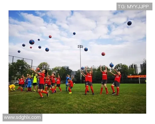 球星亲授足球射门技巧 提升射门精准度和爆发力的秘诀揭秘